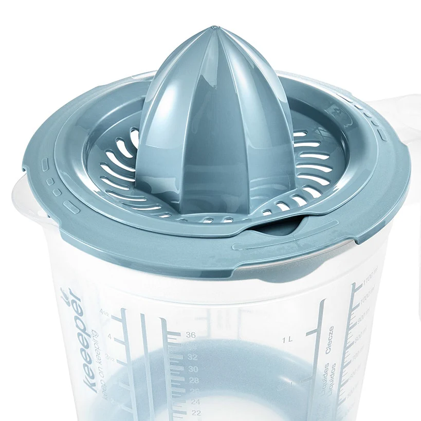 Measuring Cup and Juicer with Lid - 4-in-1 Kitchen Tool - Image 5
