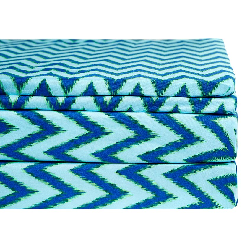 Surf's Up Reversible Queen or King Complete Comforter Set - Image 3